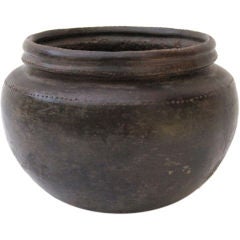 Antique Pre-columbian earthenware pot