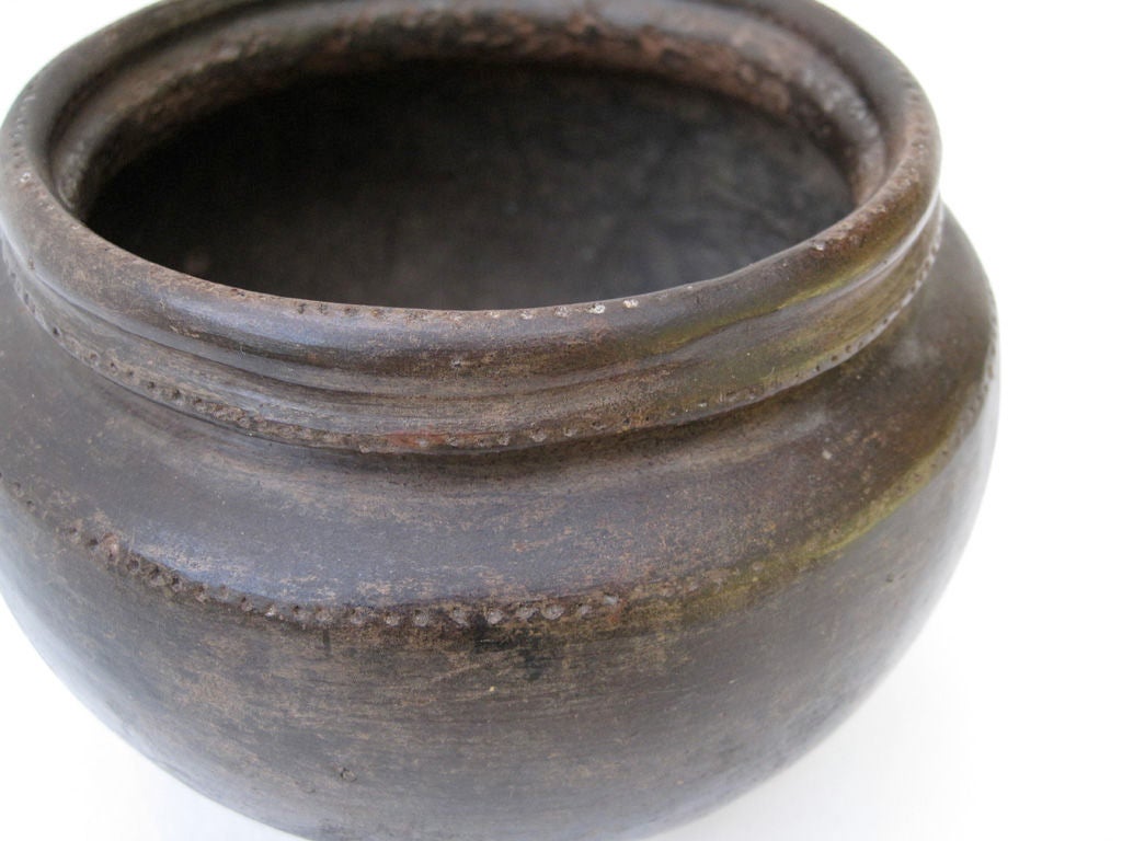 Pre-columbian earthenware pot