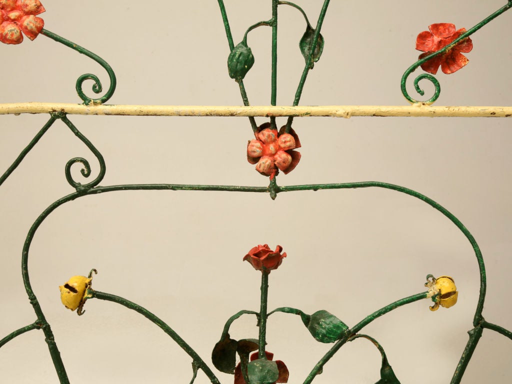 c.1930 Mediterranean Resort Painted Steel Screen In Good Condition For Sale In Chicago, IL