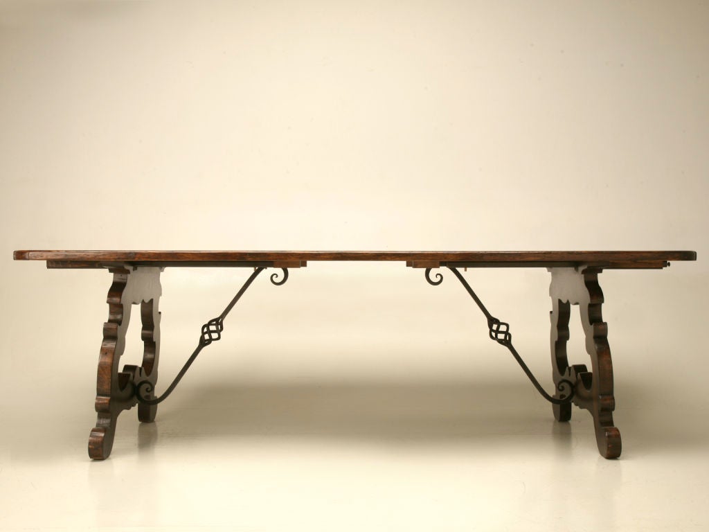 Acier Table de salle à manger de style espagnol avec feuilles Fabriquée sur commande Chicago Toute taille ou finition en vente