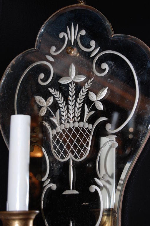 Pair of Venetian Mirrored Backplate Sconces, circa 1920s In Excellent Condition For Sale In Stamford, CT