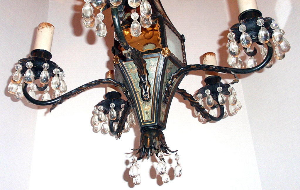 Floral Painted Tole Chandelier In Good Condition For Sale In New York, NY