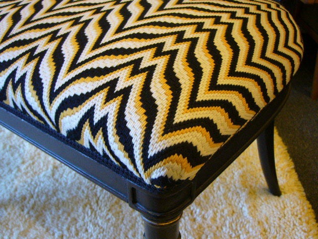 Fine Bargello Klismos Chairs, Black Painted & Parcel Gilt 1