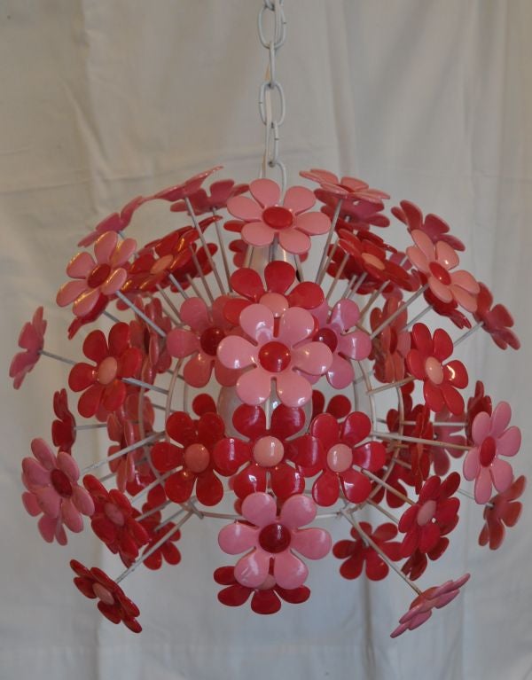 Cool pink daisy flower chandelier