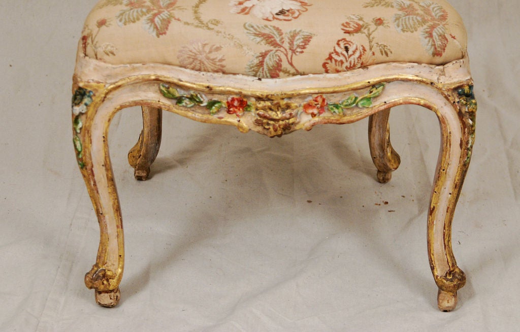 XVIIIe siècle et antérieur A  Rare ensemble de quatre chaises d'appoint Louis XV, estampillées Tillard en vente