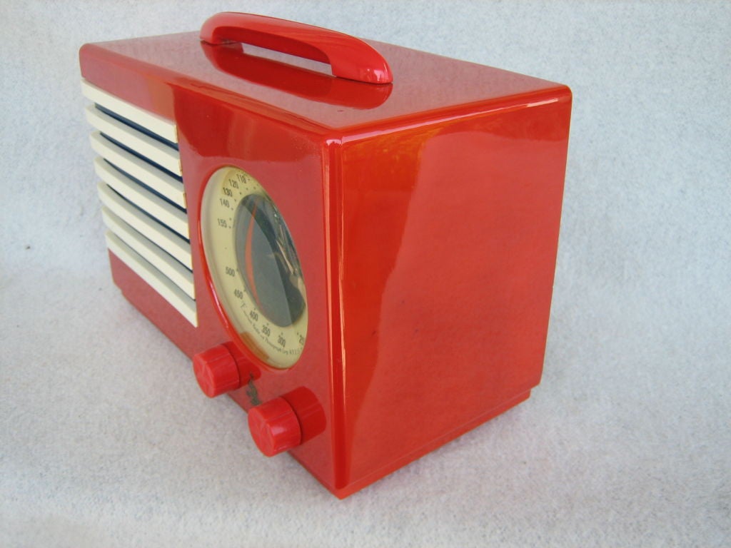 American 1940 Red, White & Blue Emerson Patriot Radio Mod 400  Bel Geddes