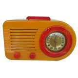 1946 Fada Model 1000 Bullet Radio Bakelite caramel et rouge