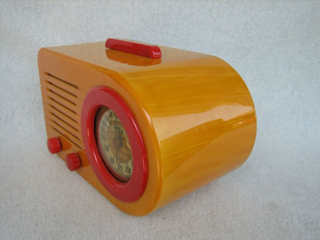 vintage bakelite radio