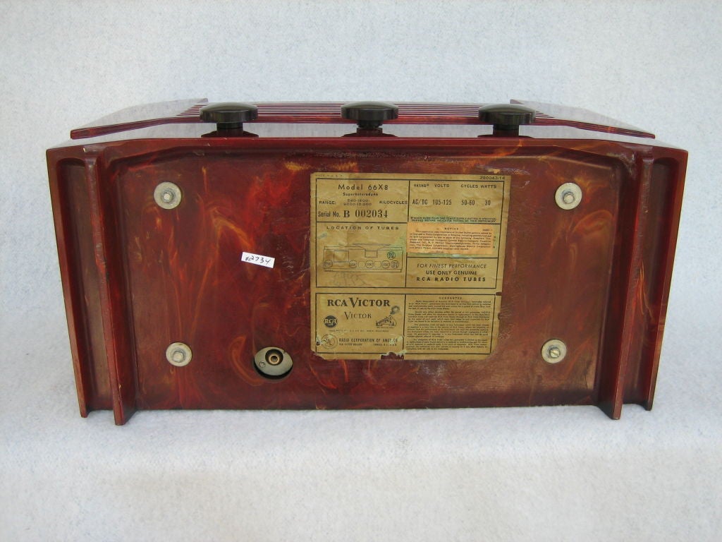 Beautiful 1946 RCA Model 66X8 Red Bakelite Radio 1