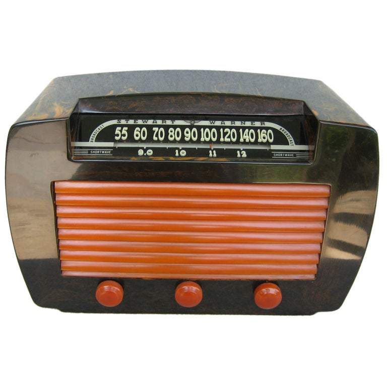 1945 Stewart Warner 62T36 Catalin / Bakelite Radio