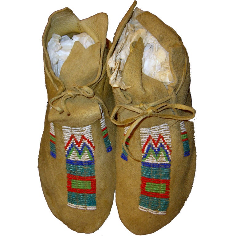Nice Native American Indian Deerskin Beaded Moccasins Ca 1940's at 1stDibs