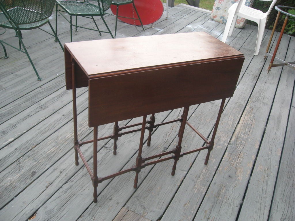 A George III Mahagany Spider  Gateleg Table 1