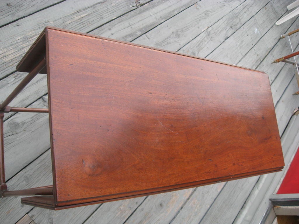 English A George III Mahagany Spider  Gateleg Table