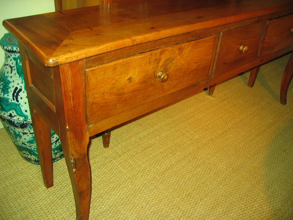 A 3-drawer 