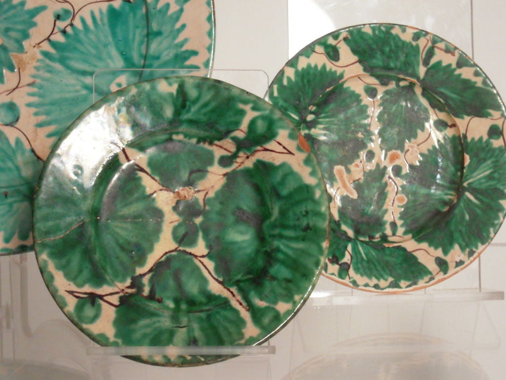 Mexican COLLECTION OF VINTAGE GREEN MEXICAN POTTERY PLATES