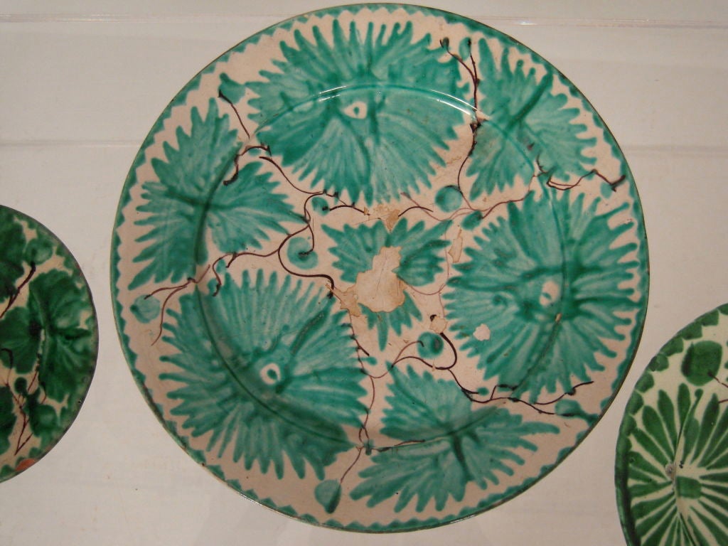 Mid-20th Century COLLECTION OF VINTAGE GREEN MEXICAN POTTERY PLATES
