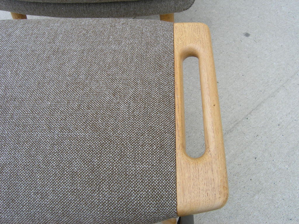 Pair of Papa Bear Chairs with Ottomans by Hans Wegner 2