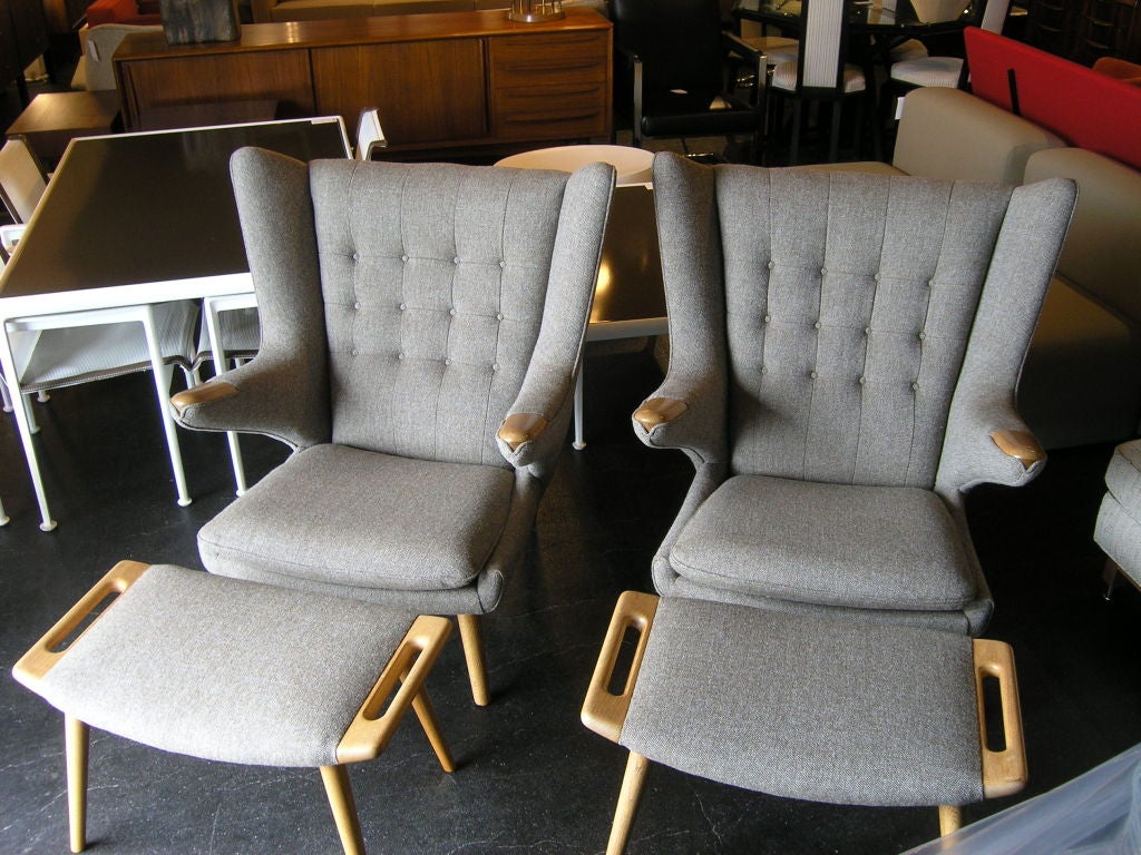 Pair of Papa Bear Chairs with Ottomans by Hans Wegner 4