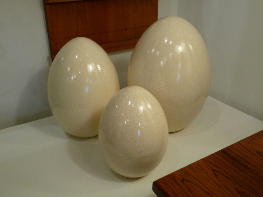 Set of 3 large porcelain eggs 1