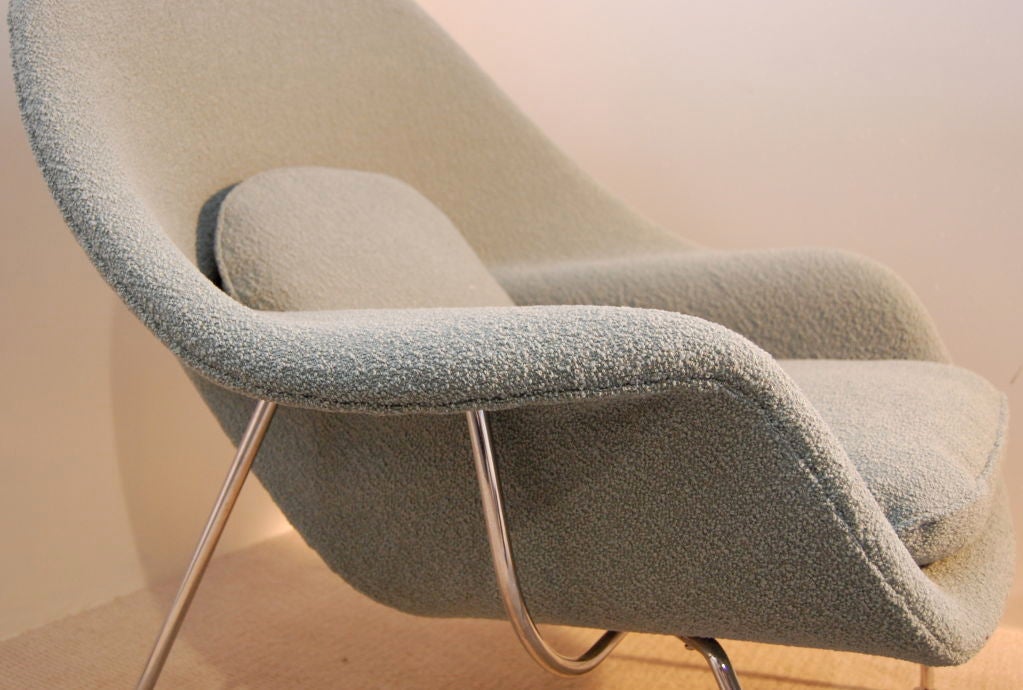 EERO SAARINEN WOMB CHAIR ; KNOLL LABELS ; STEEL FRAME