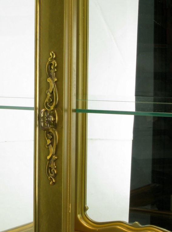 Mastercraft Regency-Styled Shell Motif Brass Vitrine 1