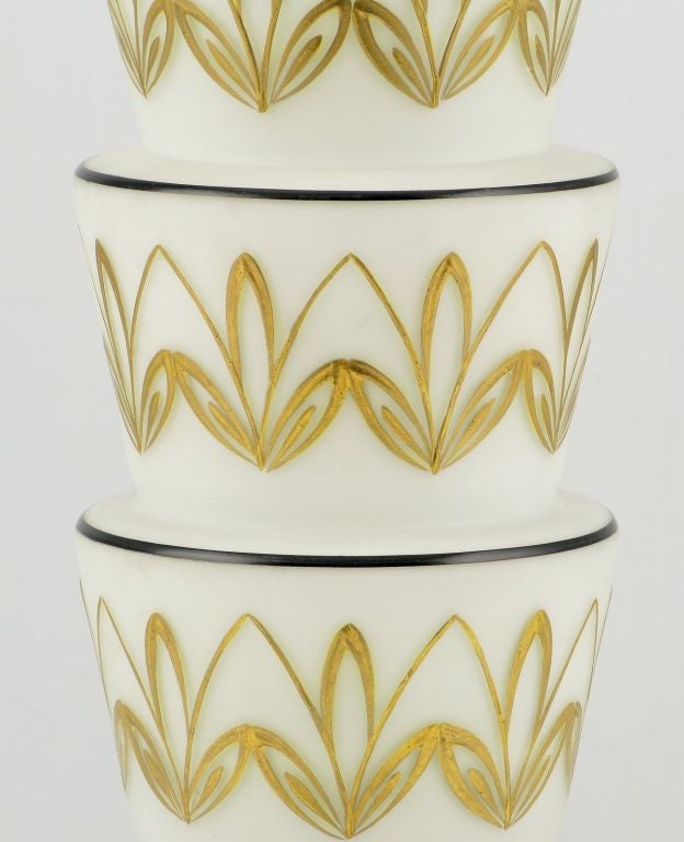 American Hand Painted White Glass Art Deco Table Lamp. For Sale