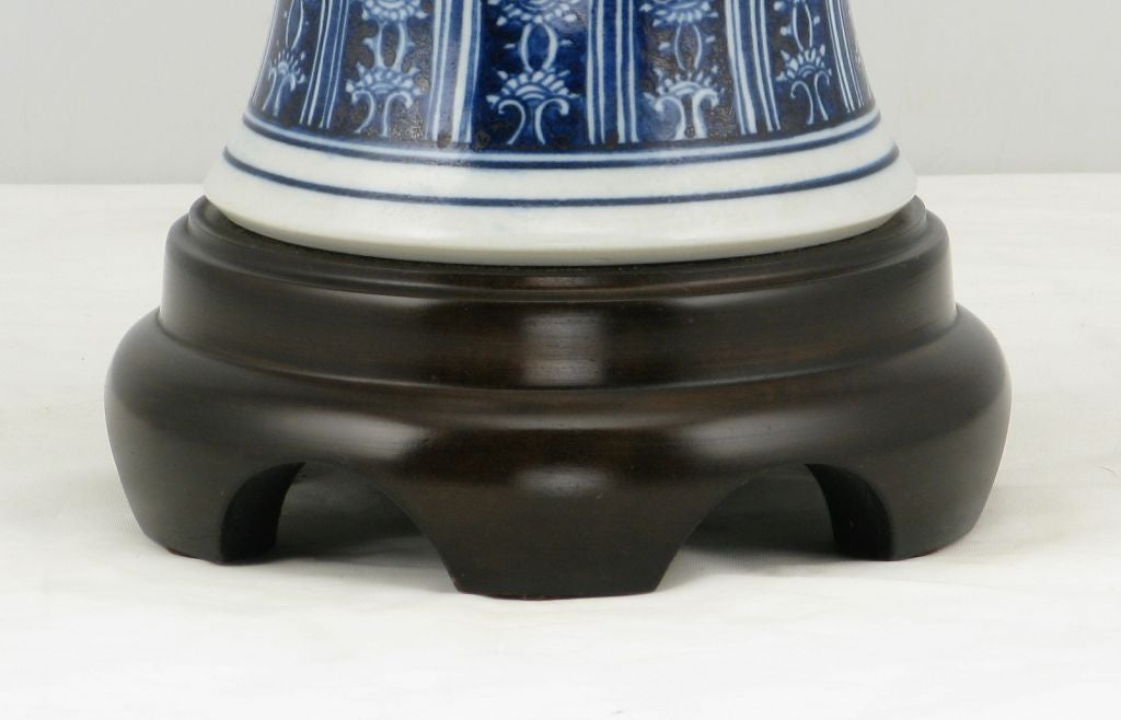Pair Chinoiserie Blue & White Ceramic Table Lamps 2