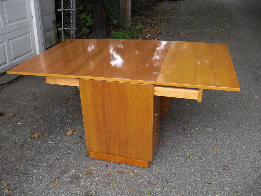 Mid-20th Century 1950's knee-hole extendable desk