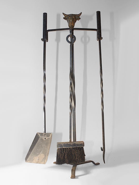 Tool Stand, 3 original tools, Andirons and cross bar. Iron structure and brass Cattle Head decoration. Great Cattle / Western / Rustic Vintage Fireplace set.<br />
<br />
Tool Stand: 35