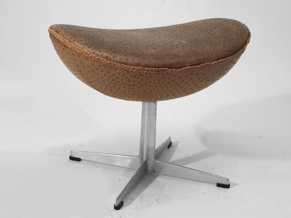 Mid-20th Century Arne Jacobsen Fritz Hansen Egg Chair and Ottoman