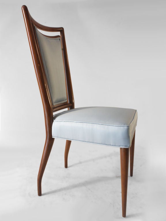 Great Clean original finish J Stuart Clingman for Widdicomb set - to include a large table, 3 leaves, and 4 chairs - Lvs 18