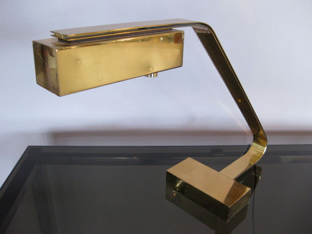 Cantilever desk lamp in solid brass w/ dimmer switch by the San Francisco firm Casella c.1970's. Excellent quality similar to the lighting by Cedric Hartman.