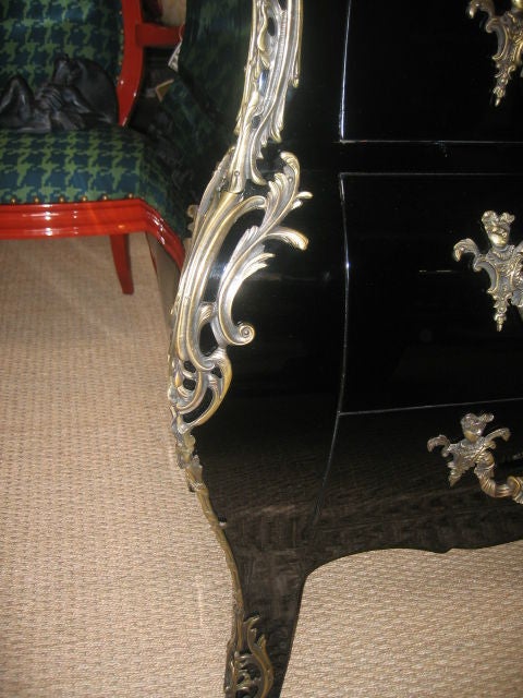 Pair of Vintage Louis XV Style Black Lacquered Commodes 7
