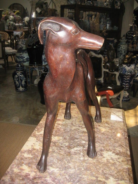 Chapeau de marionnette en bois sculpté