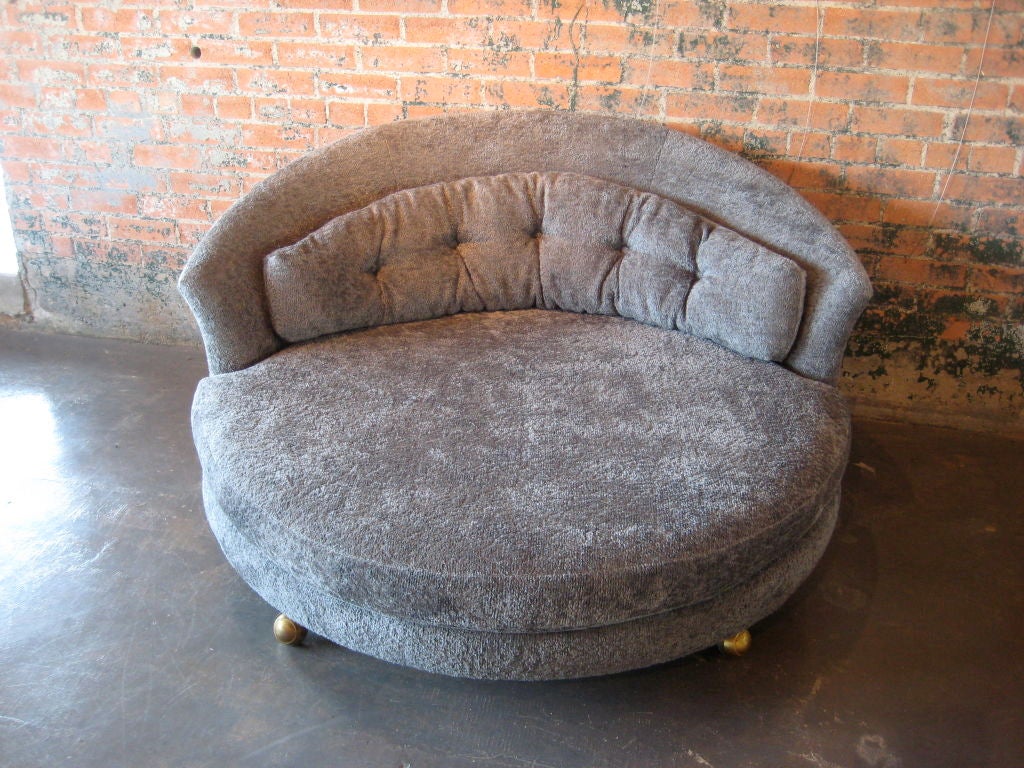 large round chaise lounge