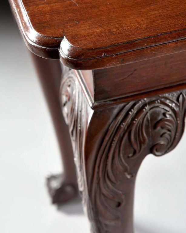 18th Century and Earlier An 18th Century English Chippendale Mahogany Console Table For Sale