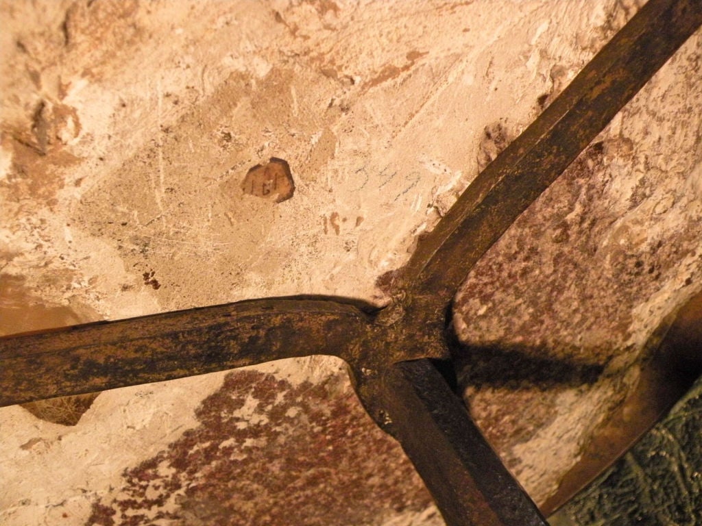 Rare Medieval Wrought Iron Round Table / Stand with Porphyry top For Sale 4