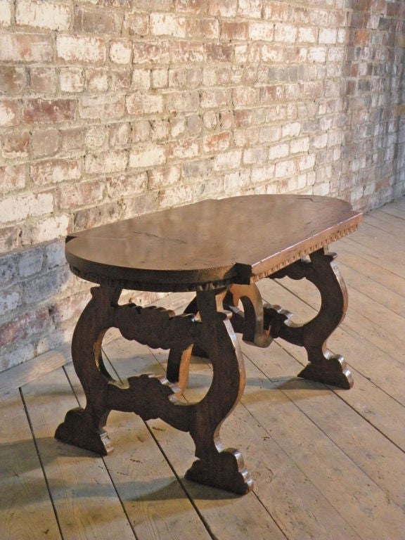 Late 17th Century Petite Italian Baroque Low Walnut Table In Good Condition For Sale In Troy, NY