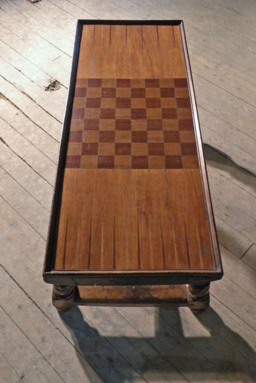 Français Table basse ou table de jeu baroque française du début du XVIIIe siècle en vente