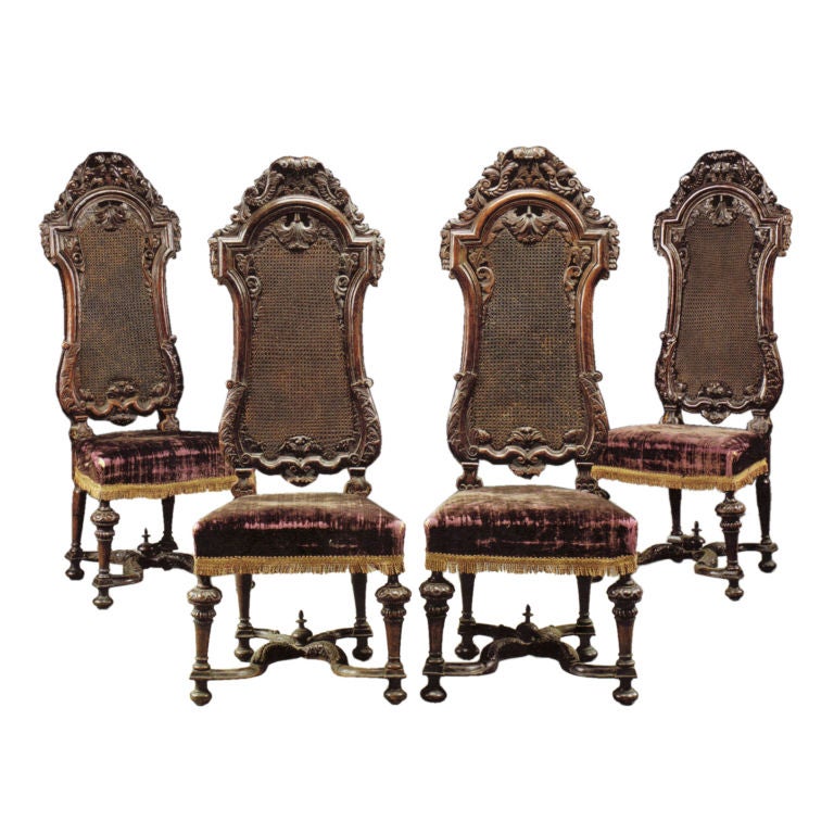 Ensemble de quatre chaises anglaises William & Mary du XVIIe siècle en noyer