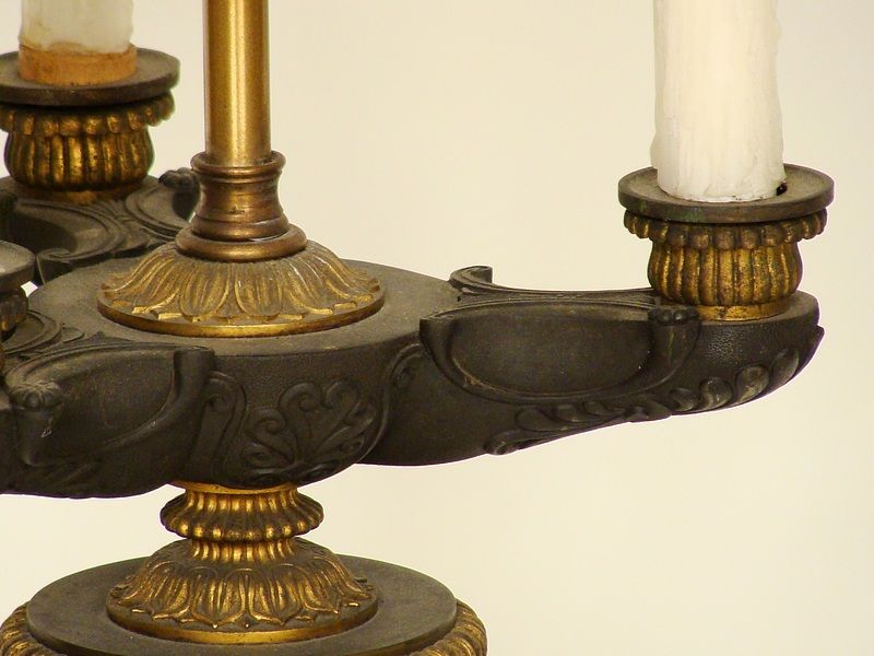Coppia di lampade Impero in bronzo e bronzo dorato, fine XIX secolo
