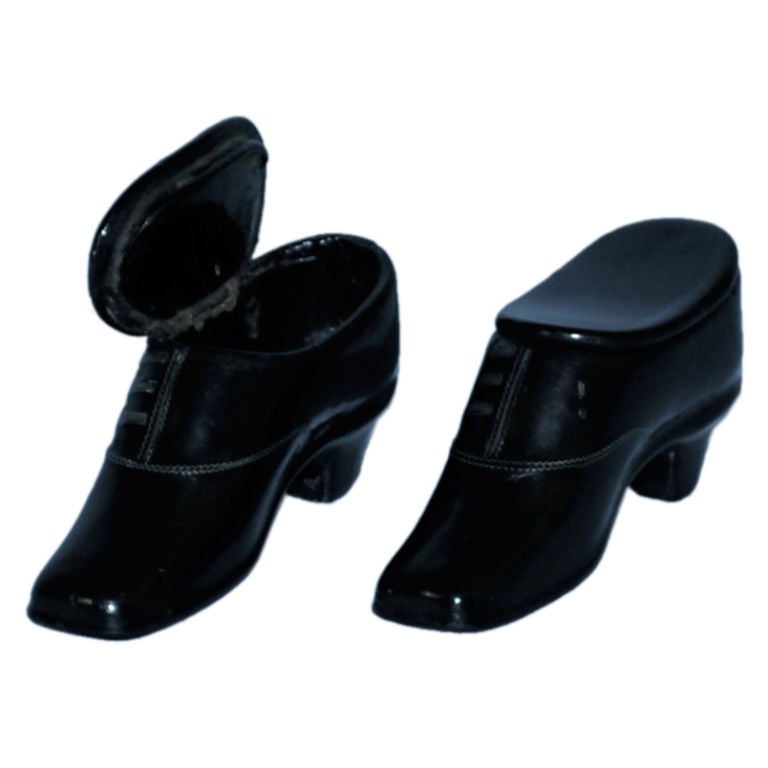 Match safe in the form of shoes