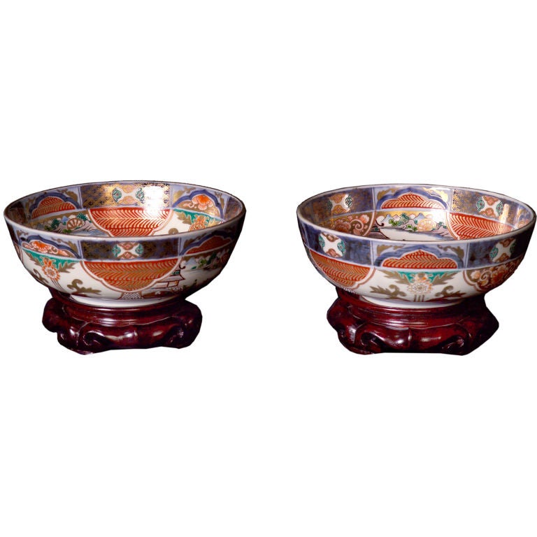 Pair of Japanese Imari Bowls For Sale