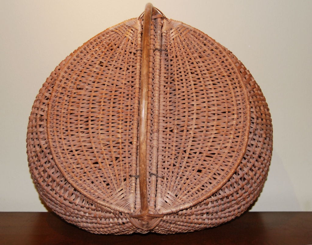 Rare Double-Lidded Buttocks Basket In Excellent Condition In Philadelphia, PA