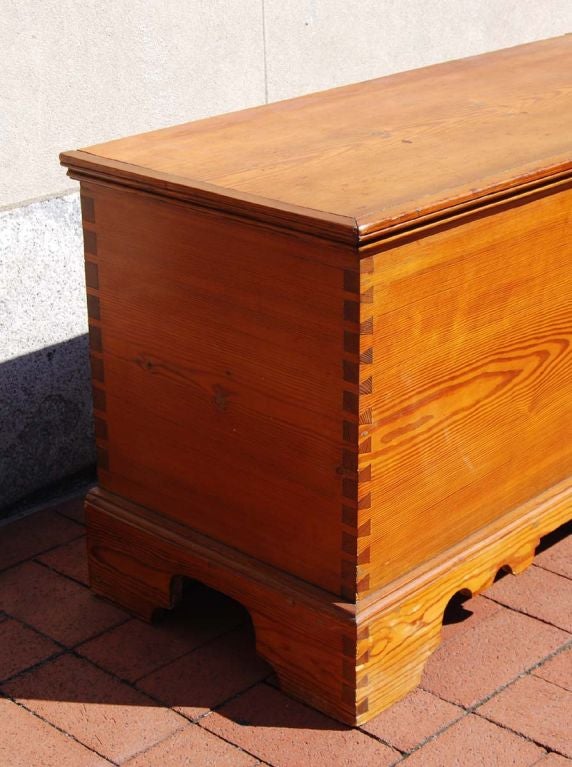 Early yellow pine blanket chest from Pennyslvania or Maryland, circa 1800, with outstanding dovetail work, and lidded tray and shelf.