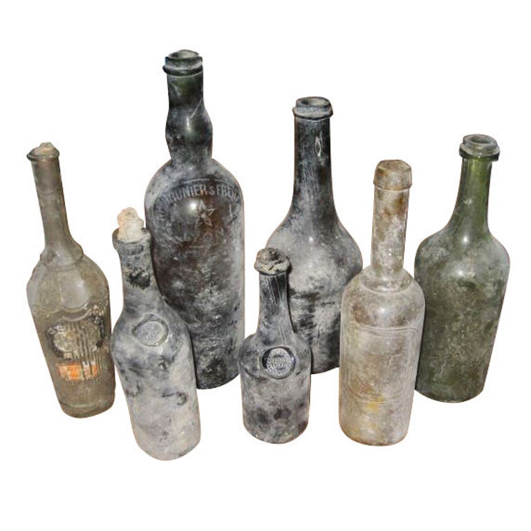 Бутылочка стар. Старинные бутылки. Старая бутылка. Старые стеклянные бутылки. Старинная бутыль.