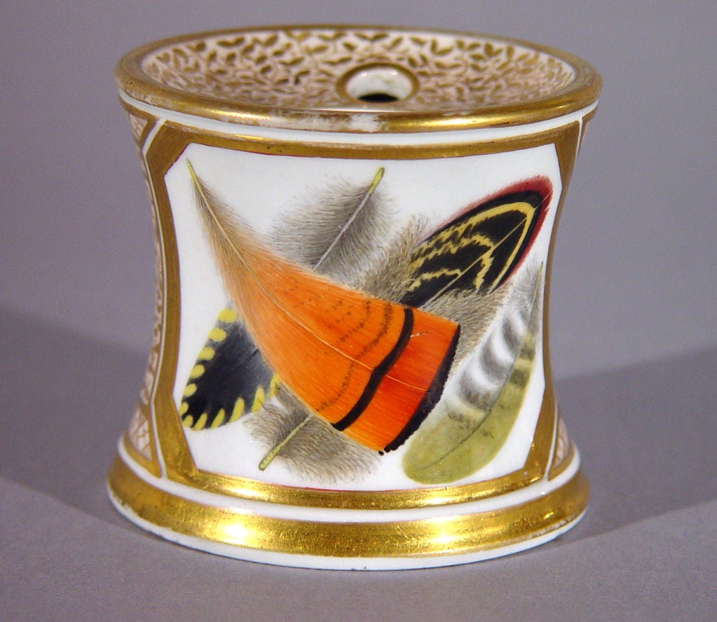 20th Century A Flight and Barr Worcester Porcelain Feather Decorated Inkwell