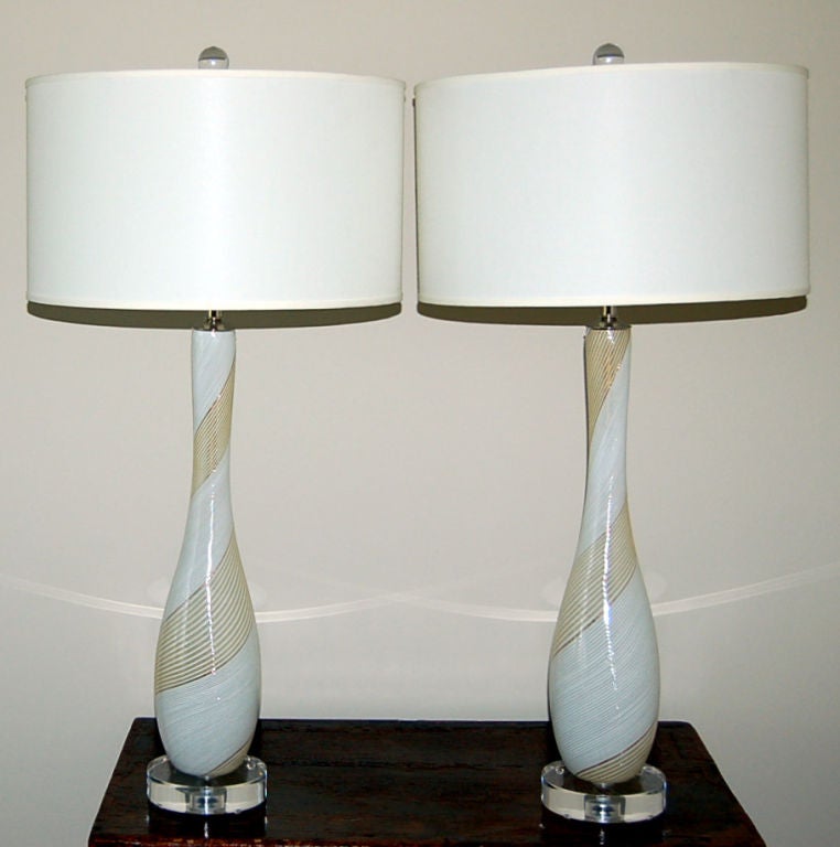 Matched Pair of Candy Cane Striped Murano Table Lamps in Vanilla White For Sale 2
