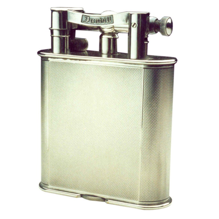 Alfred Dunhill 'Giant' table lighter.