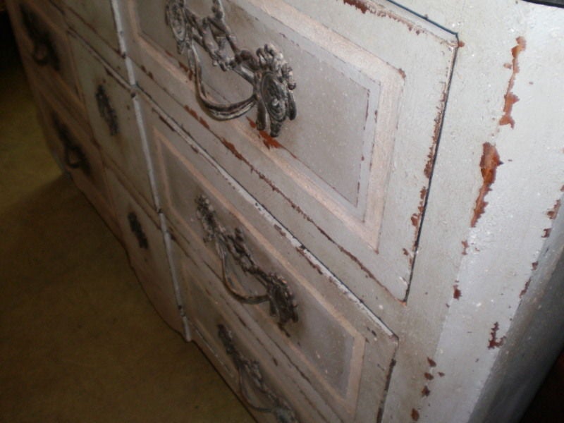 Grande commode francese Luigi XV del XVIII secolo in vendita 4